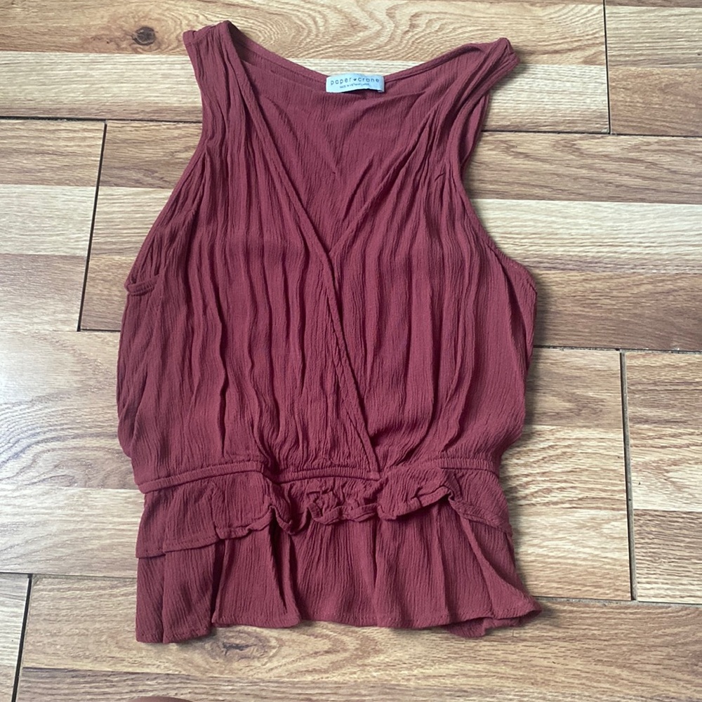Red sleeve less top